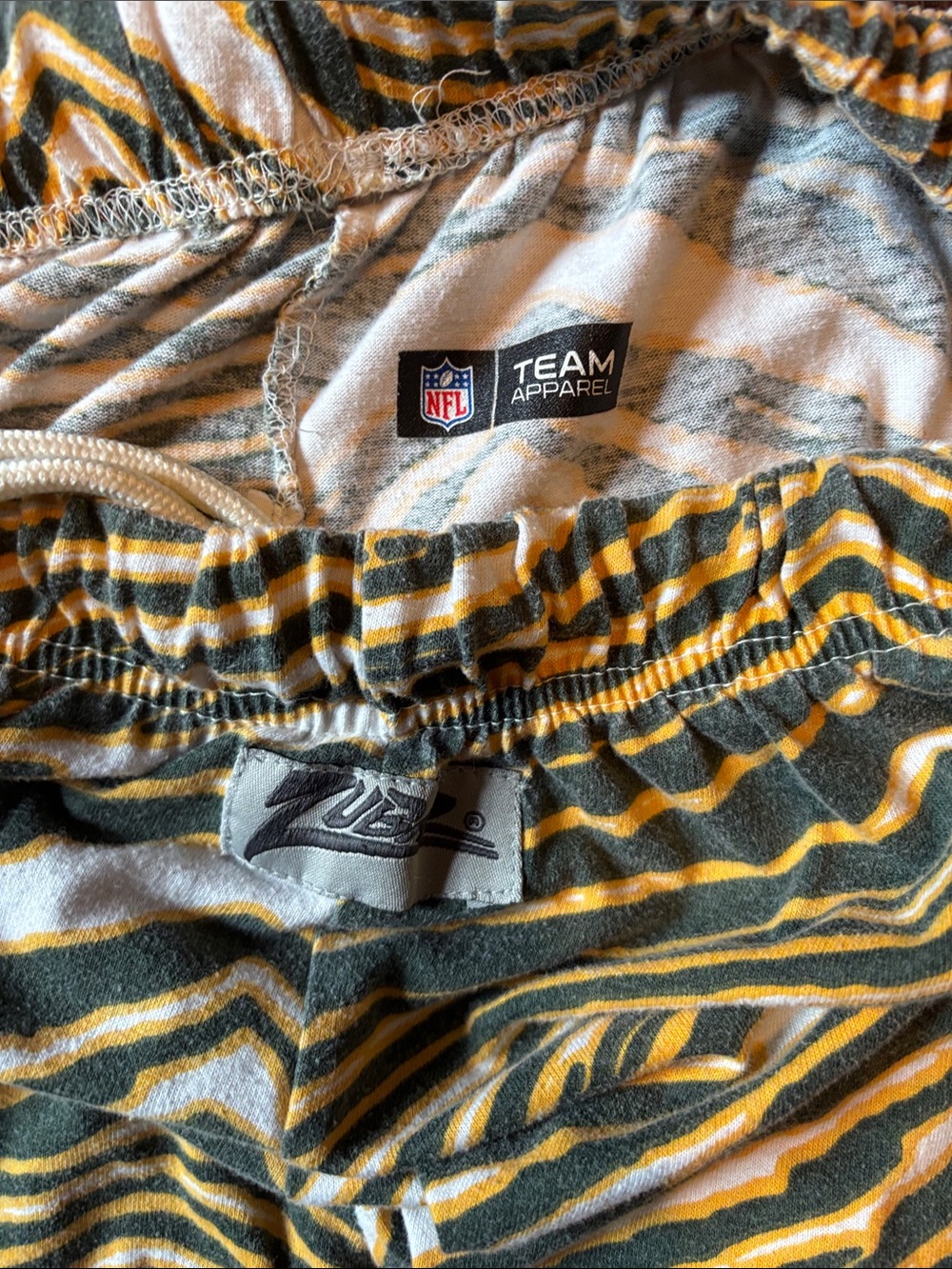 NFL Green Bay Packers Green and Gold Zebra Zubaz Striped Lounge Pants Team Patch - Picture 2 of 7
